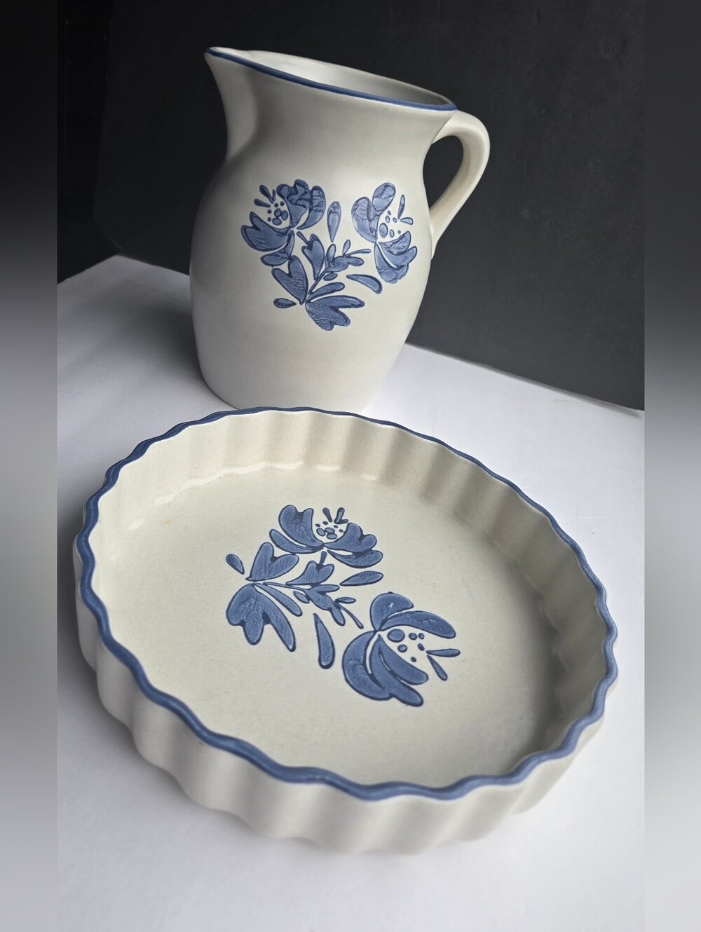 Vintage Pfaltzgraff Yorktowne Stoneware Set - 9" Quiche Dish & Pitcher USA